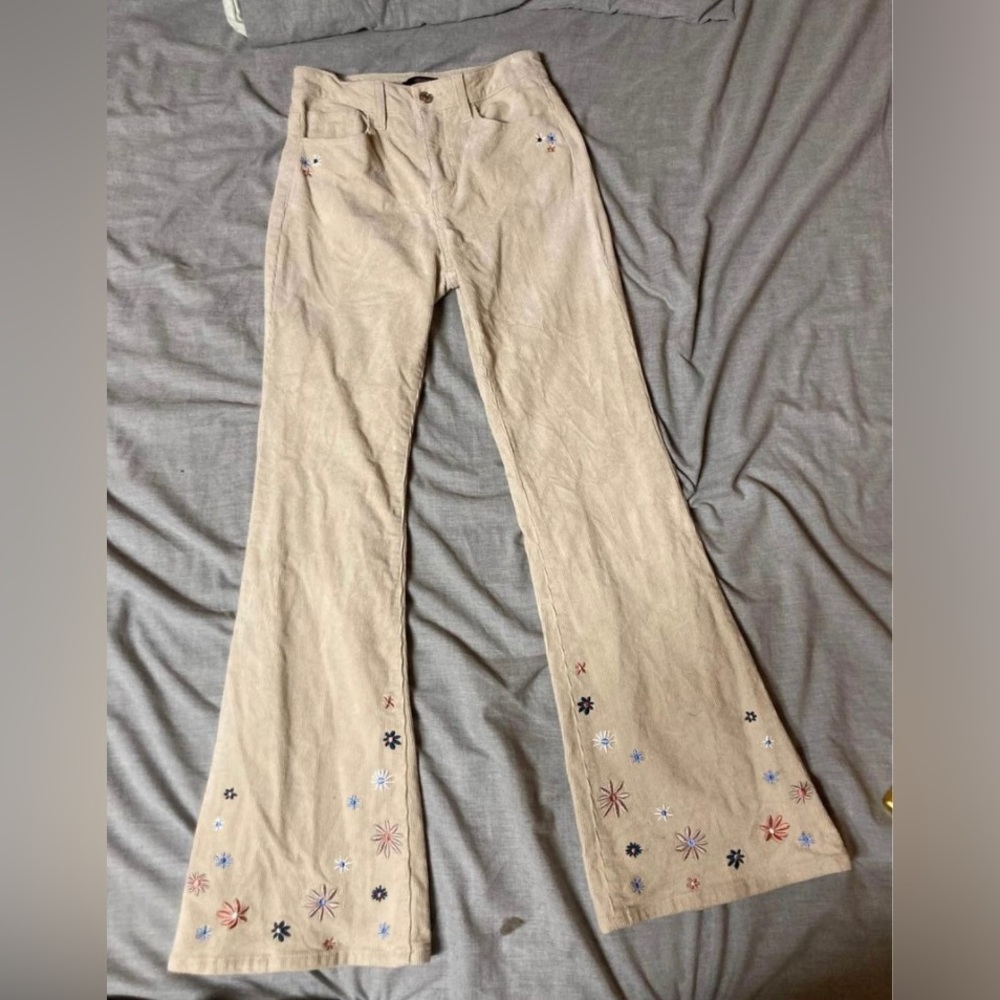 Beige Corduroy Pants with Embroidered flowers! Size M in Womens from Forever 21!